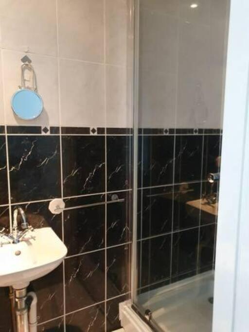 Orme View Dog Friendly Apartment Llandudno Exteriör bild
